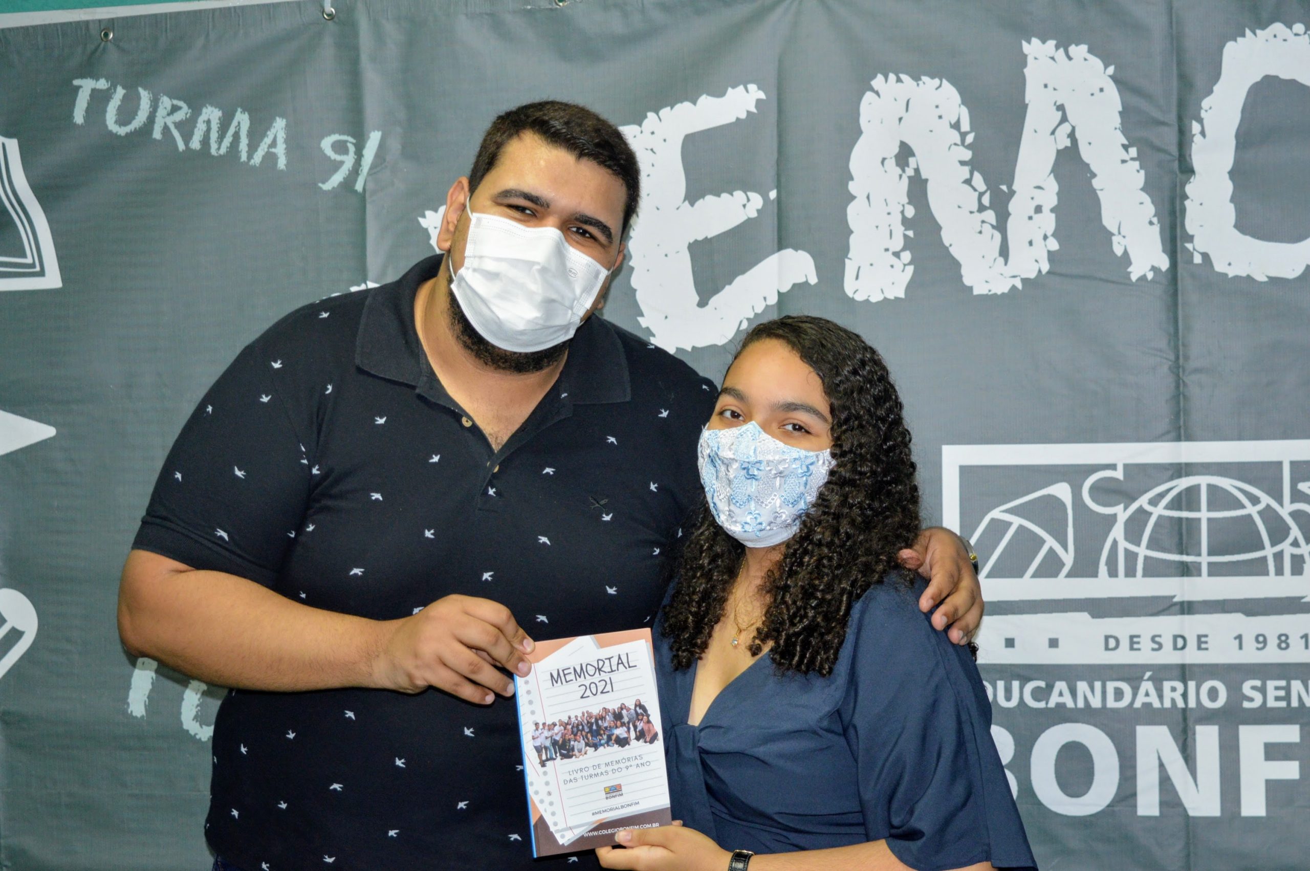 Turma do 9º ano lança seu livro Memorial