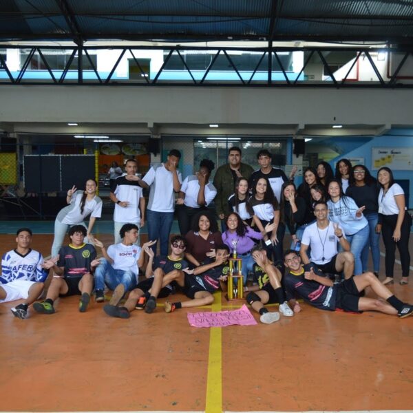 Turma 2001 fatura o Futsal Masculino e Feminino